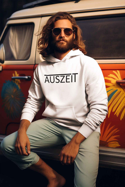 Weisser edler Unisex Hoodie mit der Aufschrift Auszeit von SHIRTCHECKER. Bequem und locker wird dieser Kaputzenpulli schnell Dein Lieblingsstück