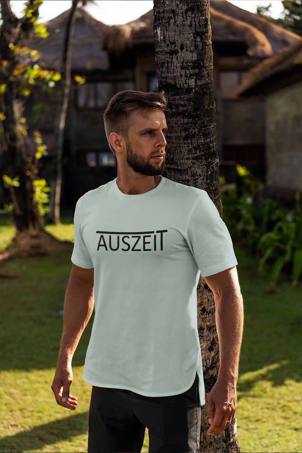 T-Shirt mit der Aufschrift AUSZEIT. Dieses Shirt in SHIRTCHECKER Qualität ist ideal für Hobby und Freizeit.